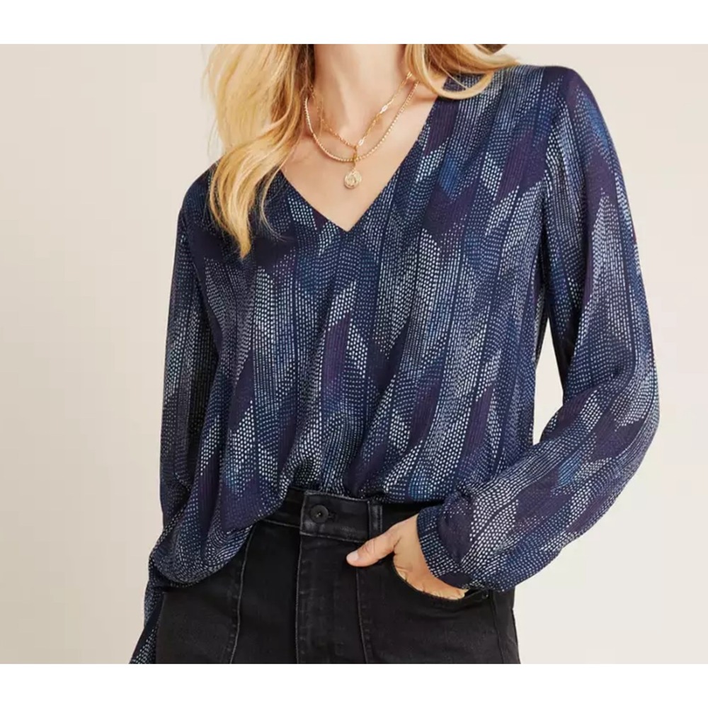Anthropologie Cloth‎ & Stone Dotted Herringbone Blouse Size L Blue Ruffle V Neck
